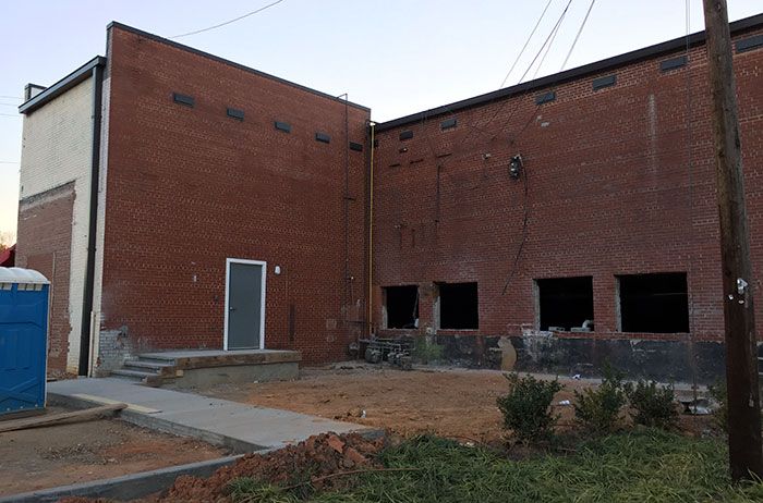 patio-area-at-amelies-park-road