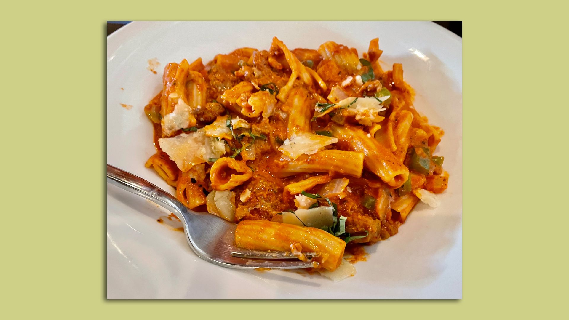 A photo of vodka rigatoni.