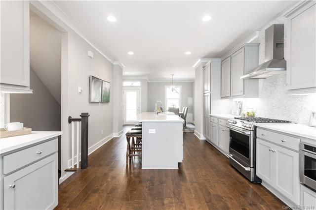 1609 Chatham Ave kitchen