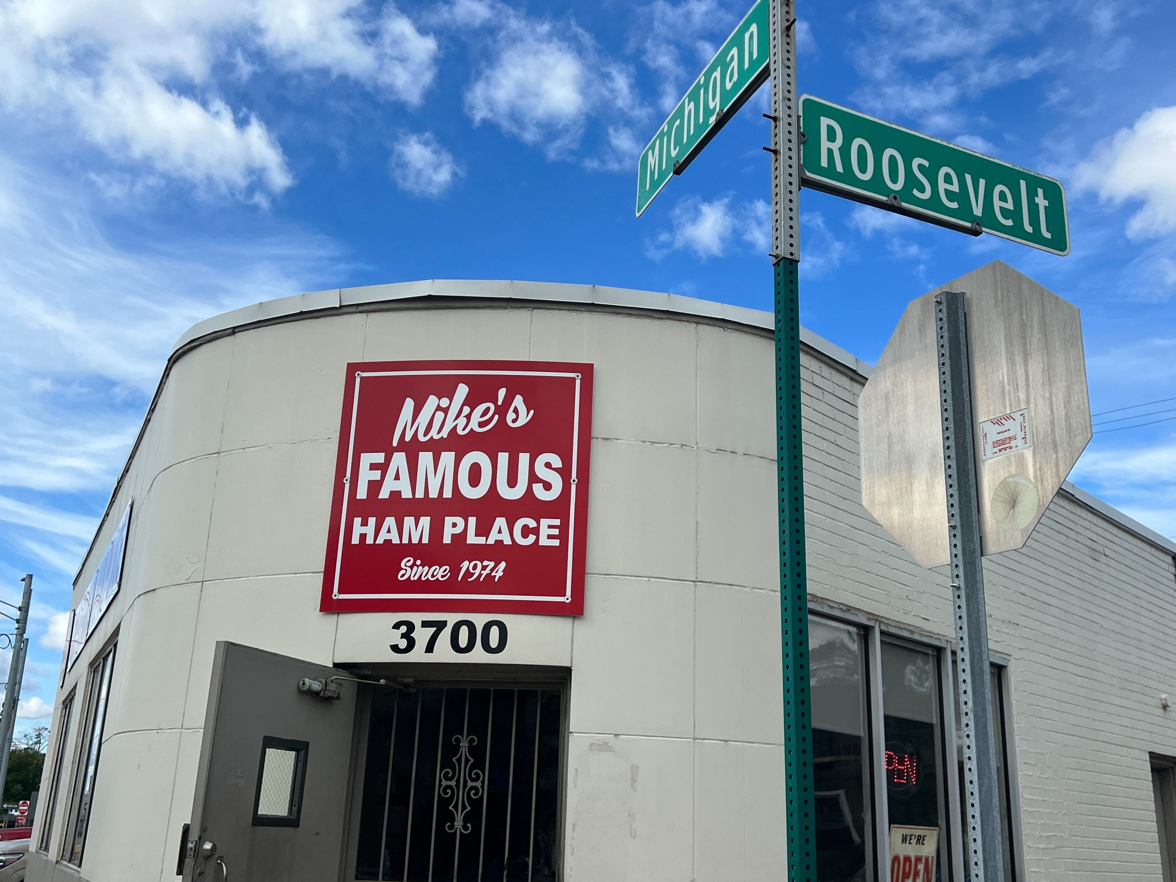 The exterior of Mike's.