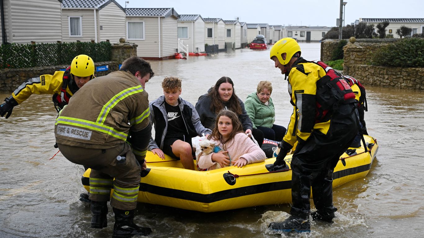 Storm Ciarán Slams U.K., France With Flooding Rains: Deaths Reported ...