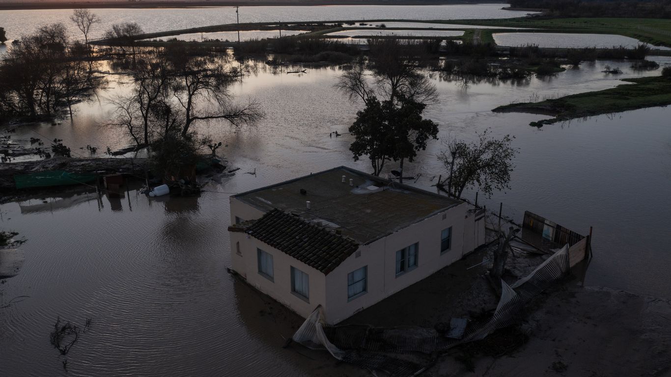 California flooding causes $5B to $7B in losses, estimates show - Axios