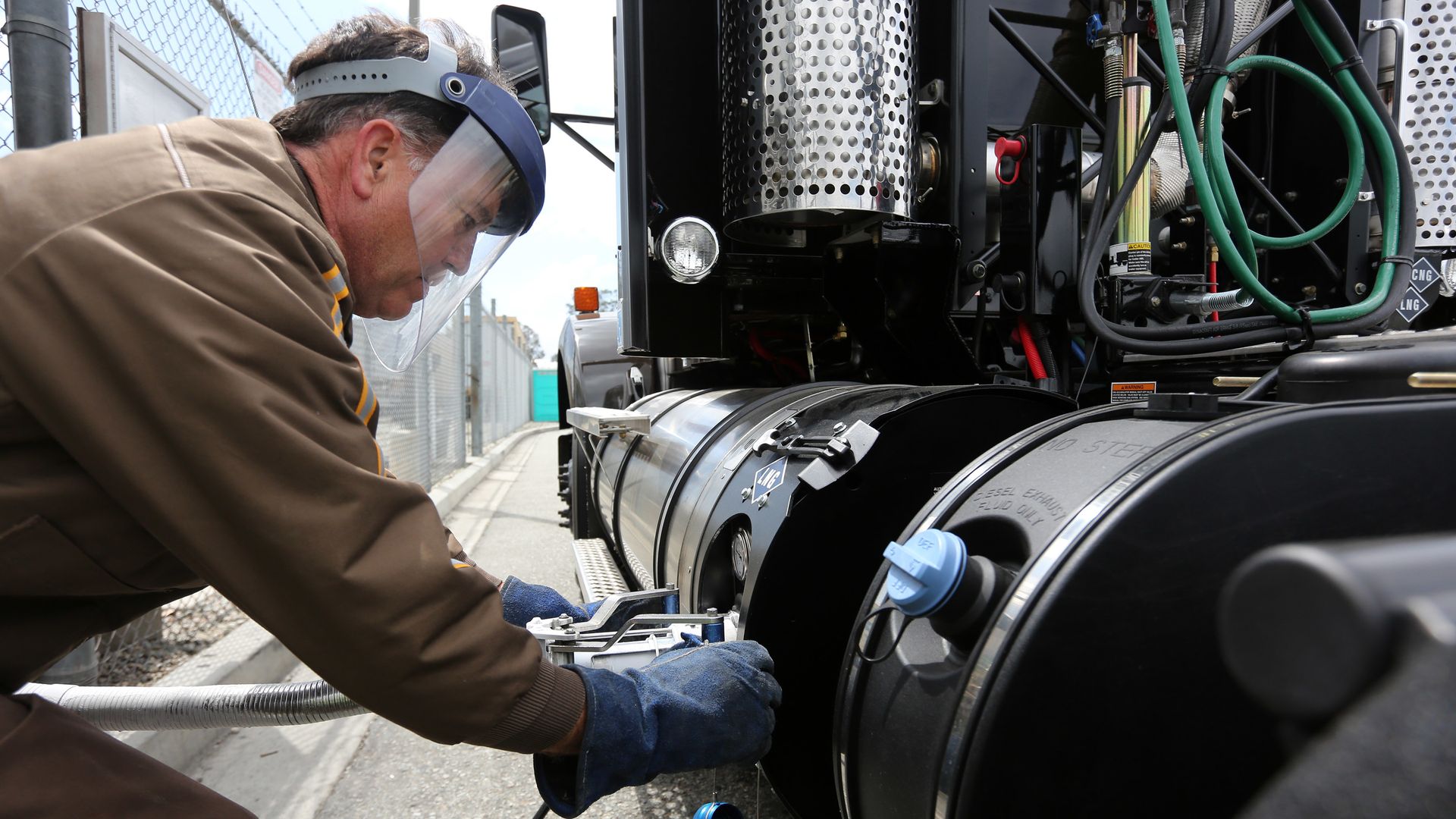 LNG truck