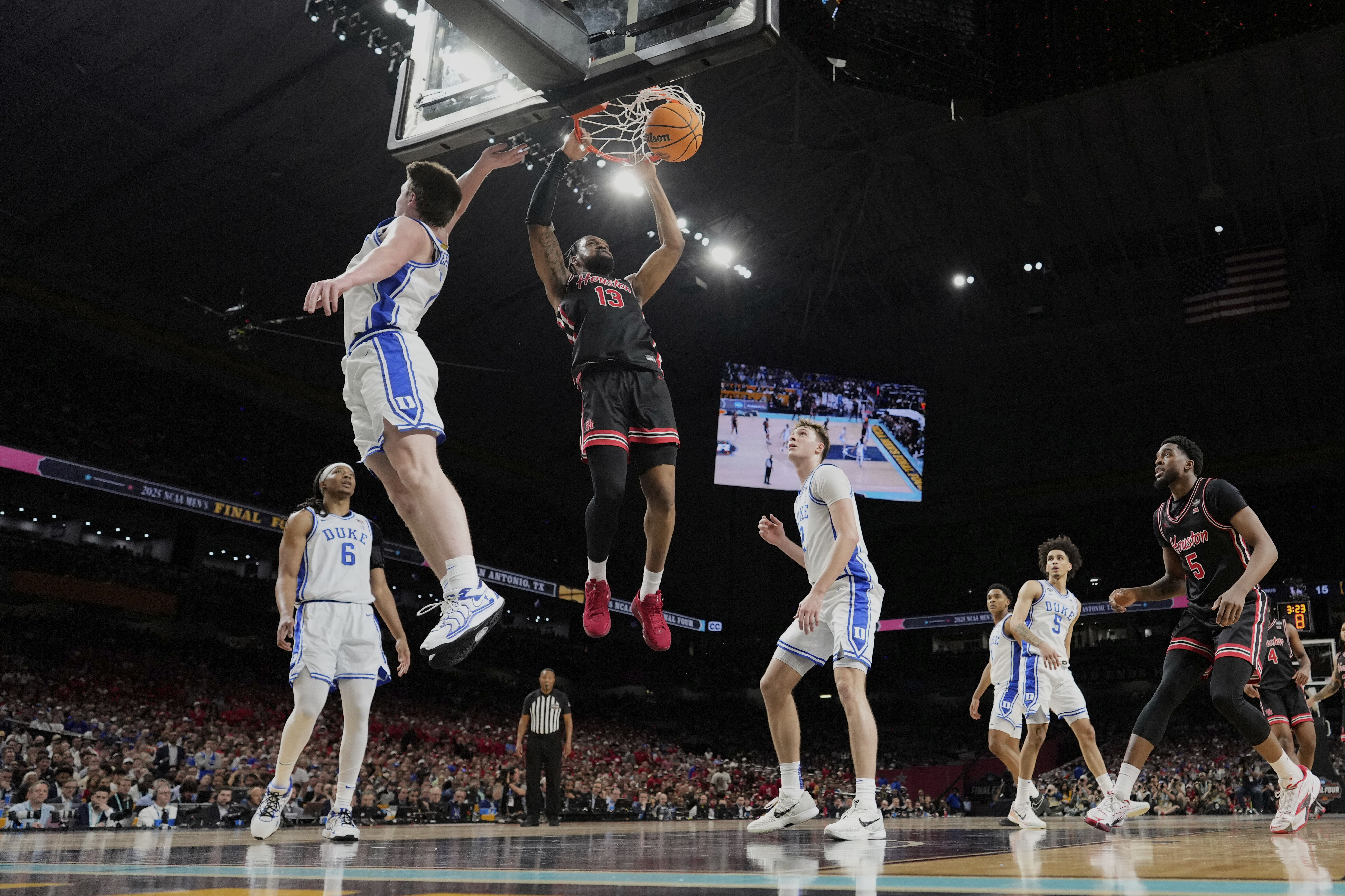 Houston player dunks