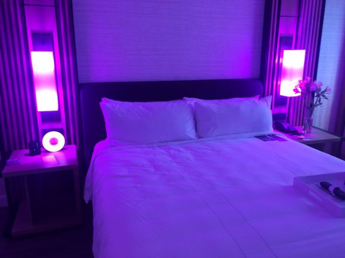 Lighting set to "Play"