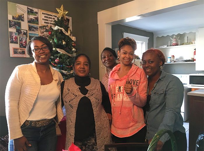 free-store-volunteers