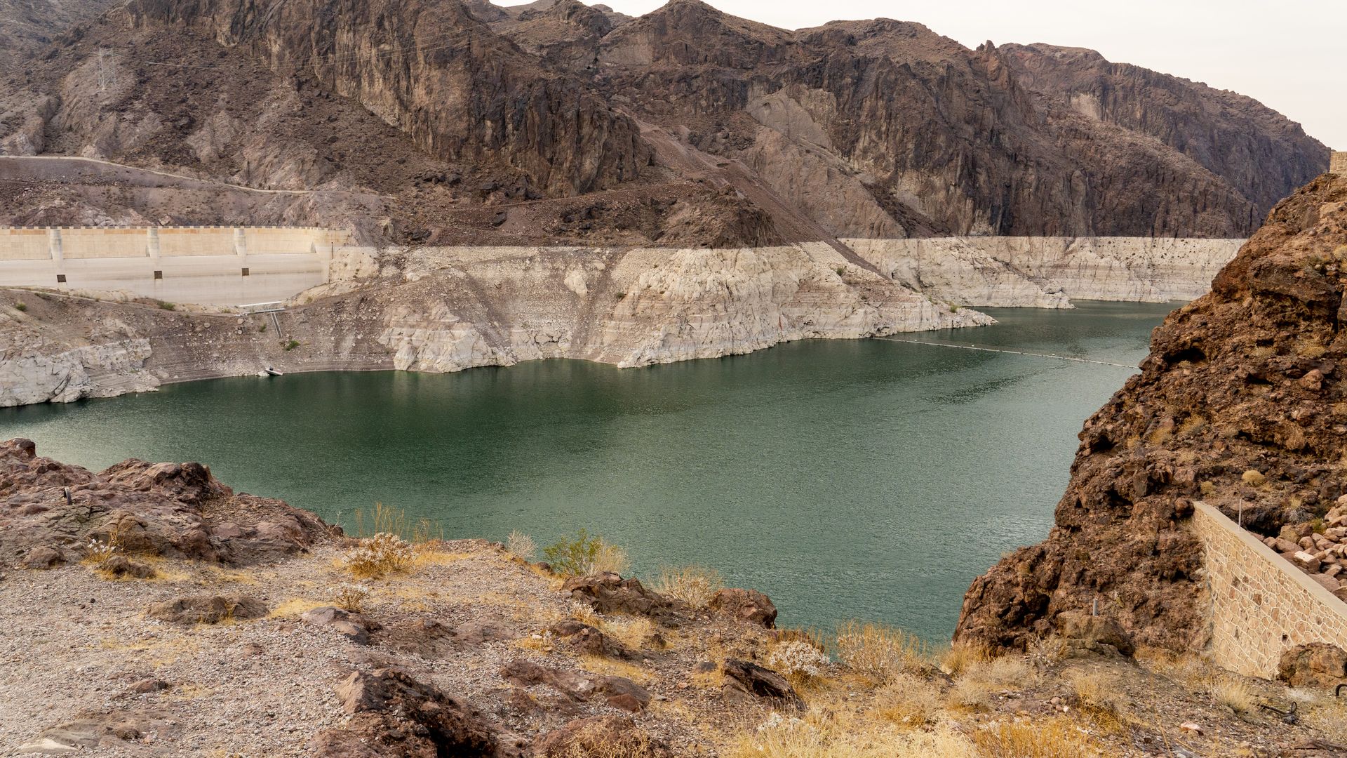 A water line shows how much water levels in Lake Mead have dropped. 