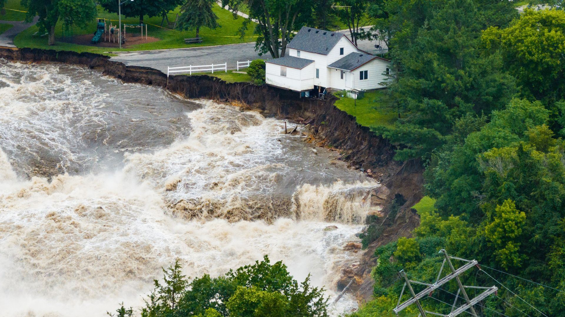 Midwest faces fresh flood threats Rapidan Dam, Minnesota on verge of