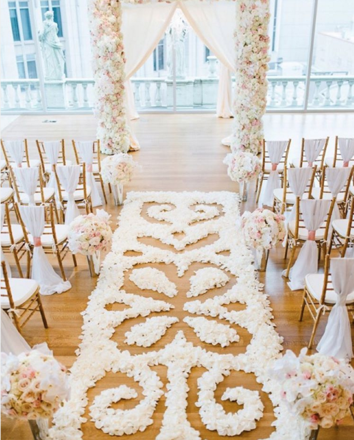 photo of Lily Green Thumbs floral design by Crystal Stokes Photography via Instagram