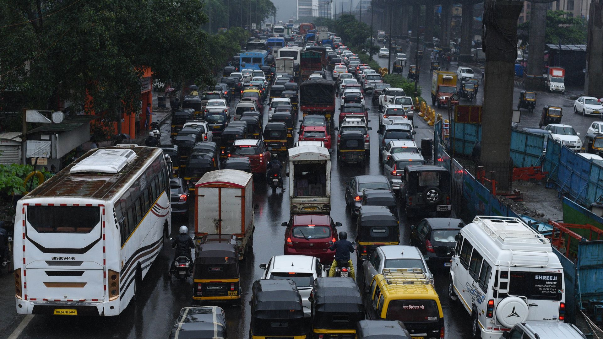 A rainy traffic jam in India