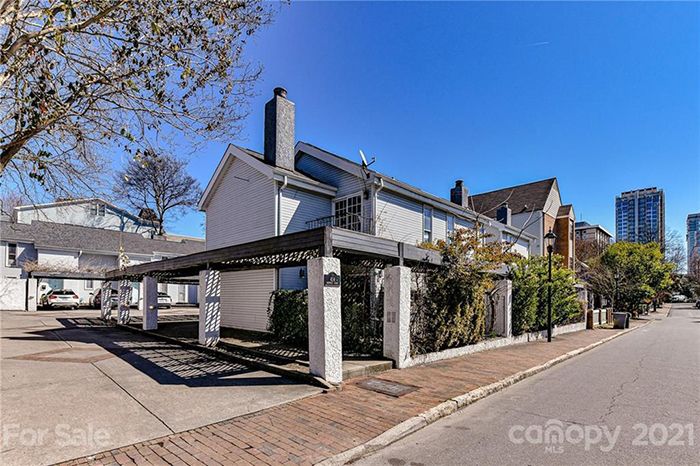 414 9th St. W, Unit E