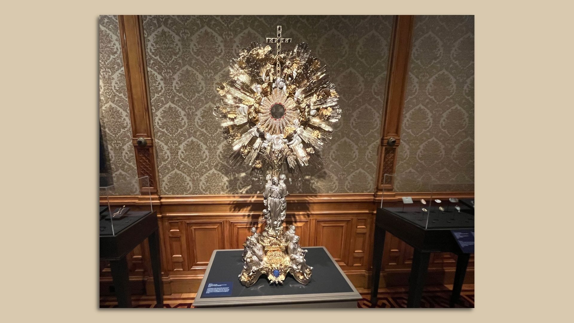 Driehaus Museum's Chicago Collects: Jewelry in Perspective exhibit now ...