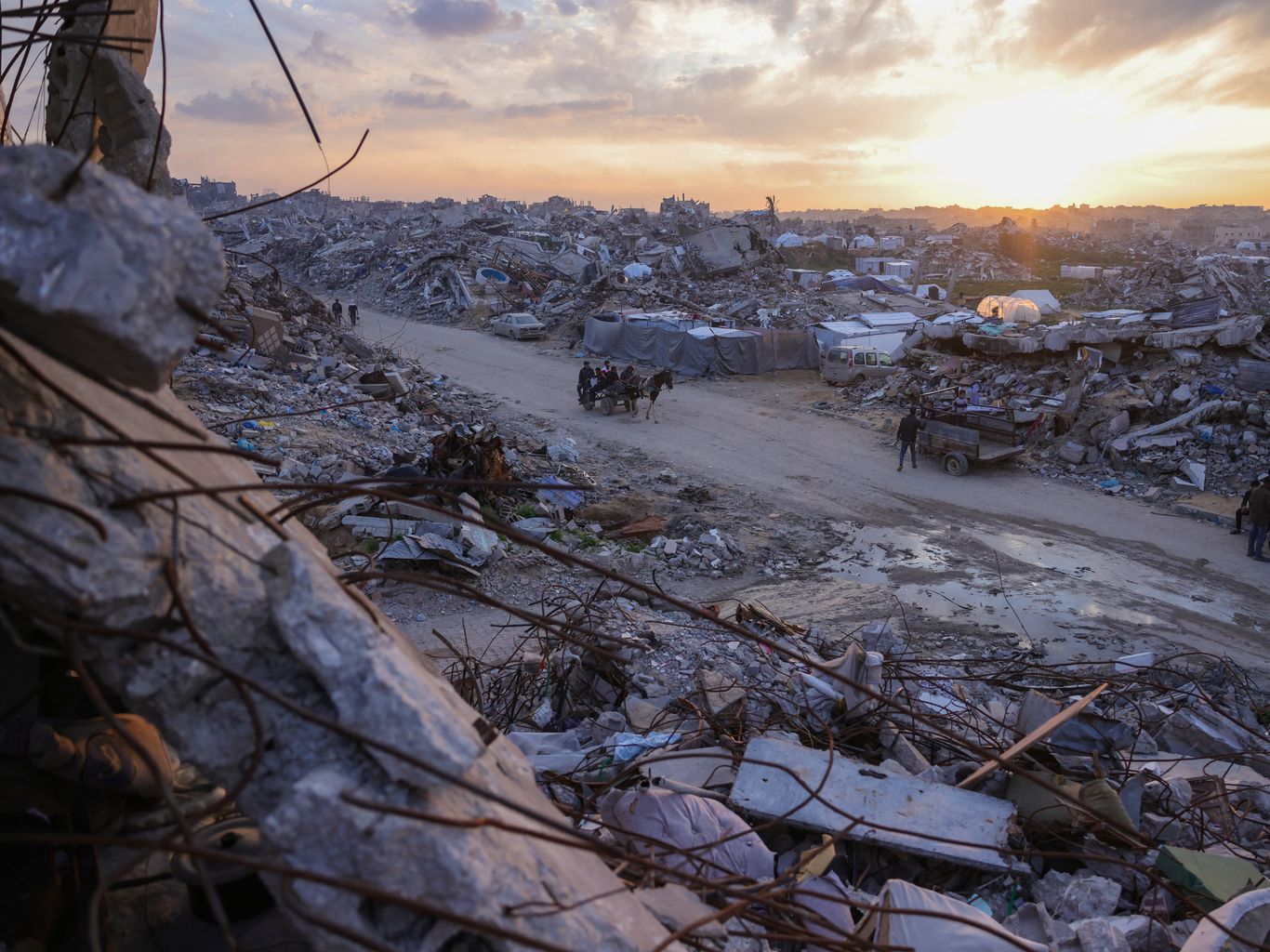 Israel plans to occupy and flatten all of Gaza if no deal by Trump's trip