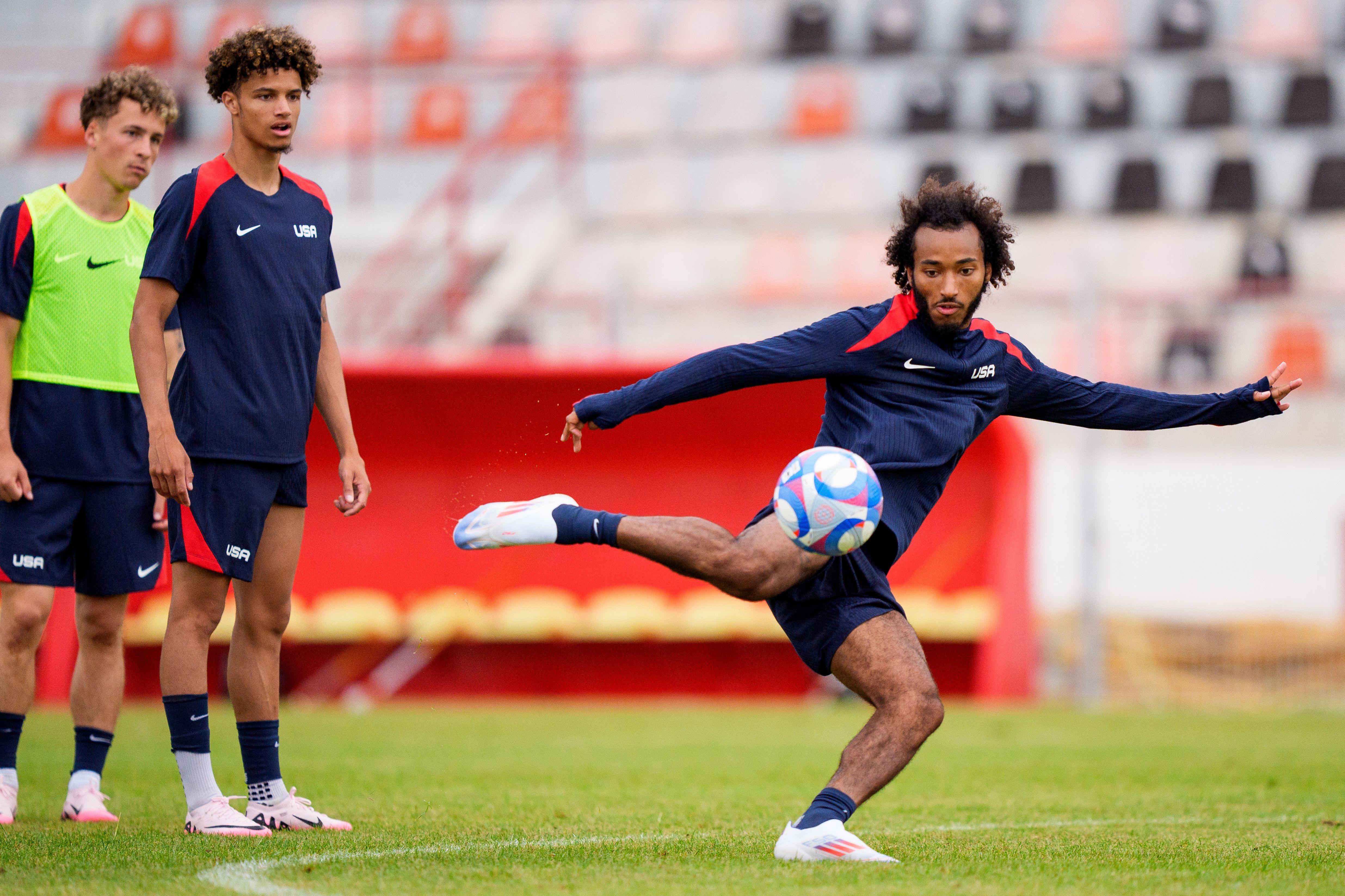 Gianluca Busio (right) at training in France. Photo: Andrea Vilchez/ISI/Getty Images