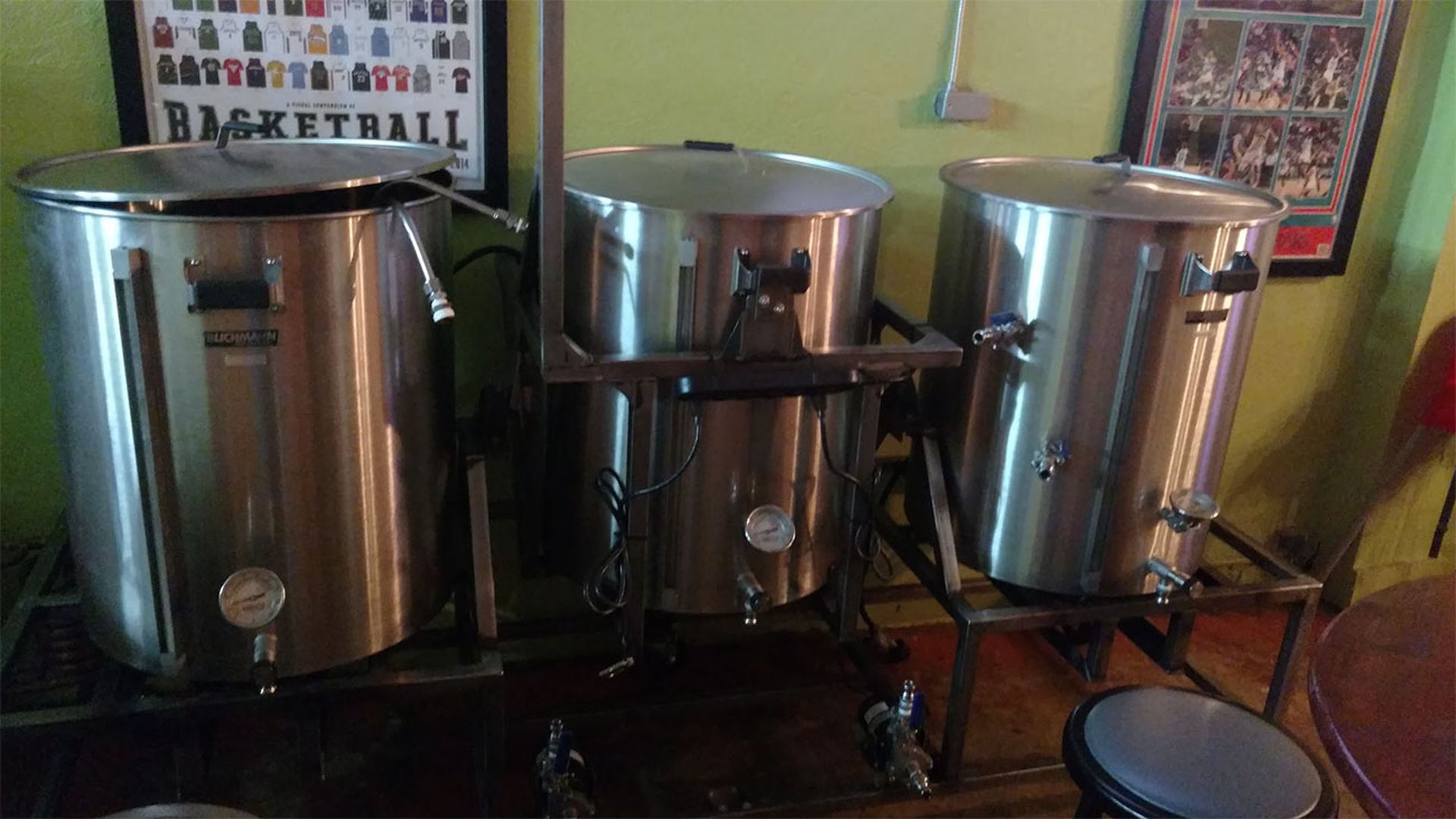 salud-beer-equipment