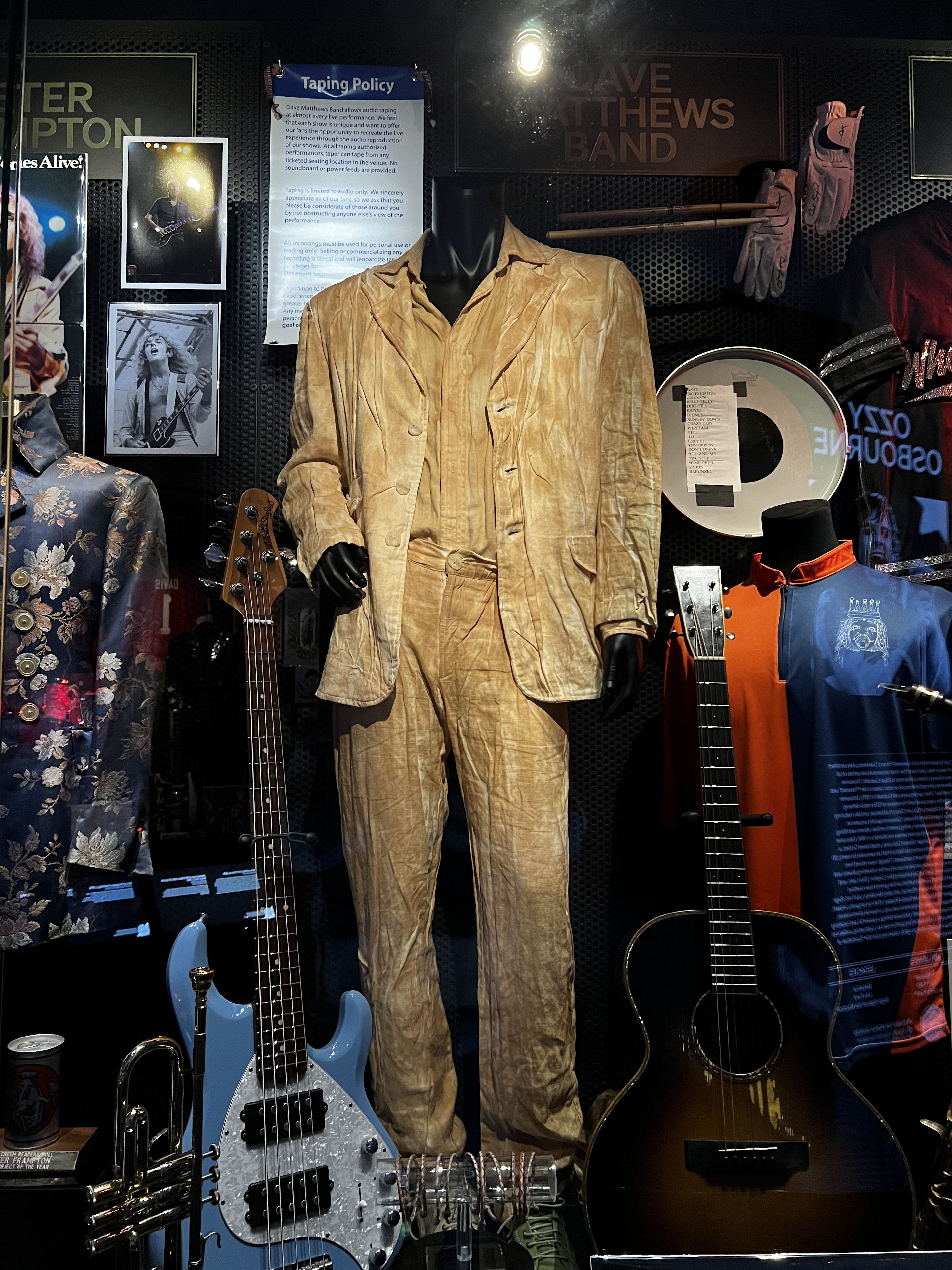 Dave Matthews' outfit from the "I Did It" video.