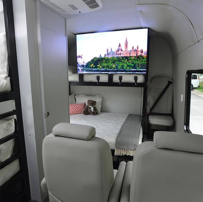 tv-in-jitterbug-travel-bus-charlotte