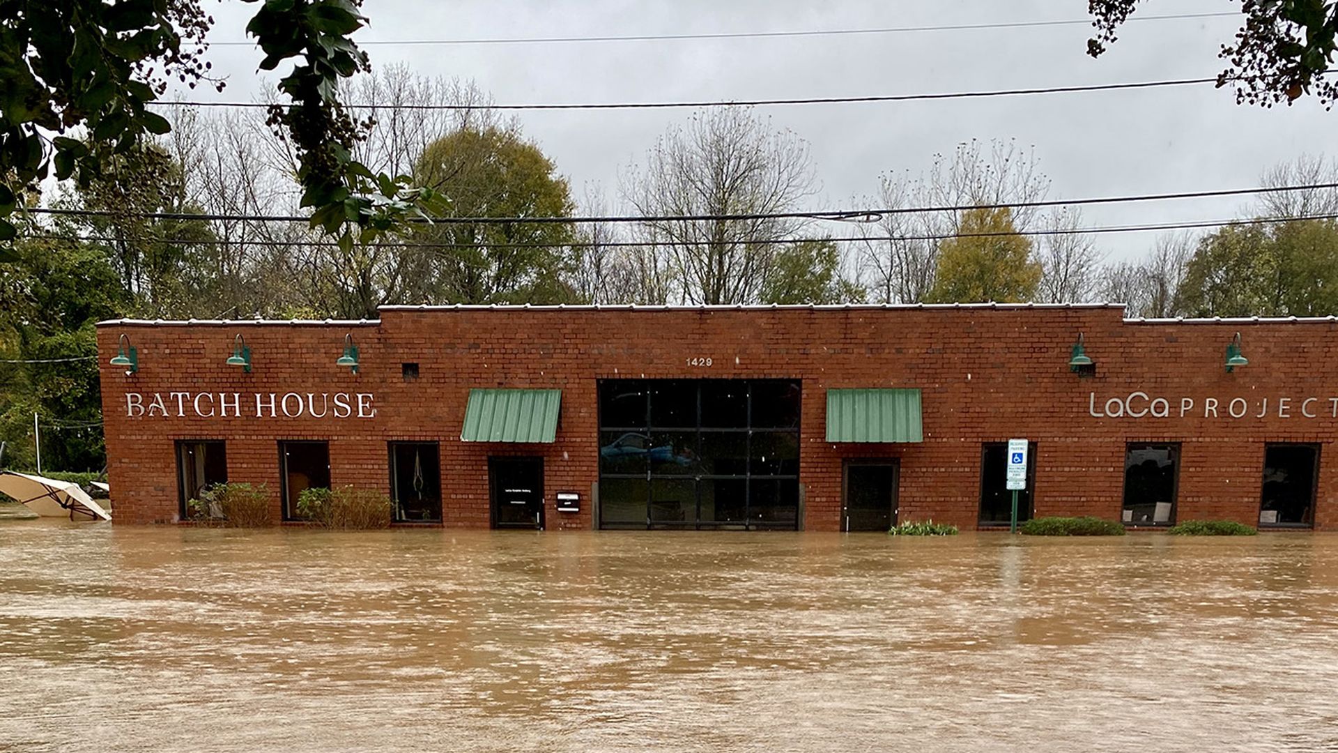 batch house underwater