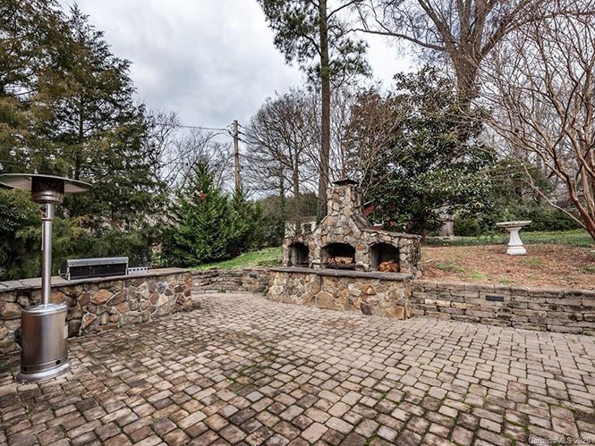 5301 Addison Dr patio