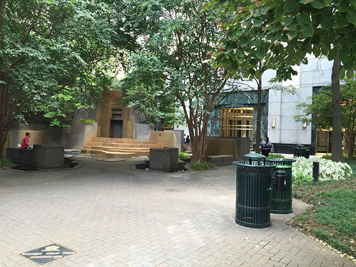 waterfall-in-the-square-at-trade-and-tryon