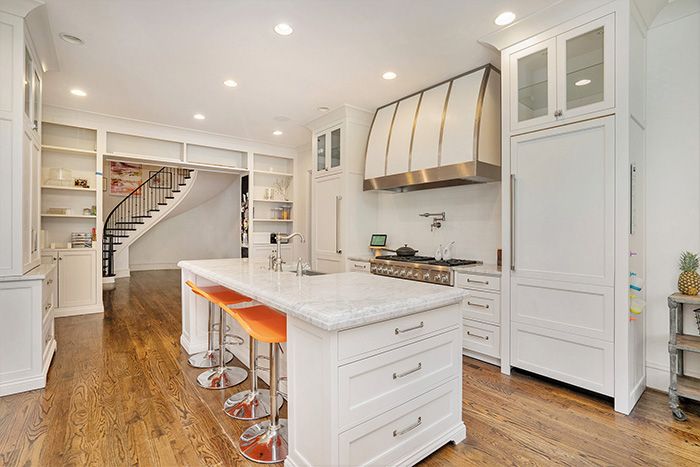 2927 Carmel Road kitchen