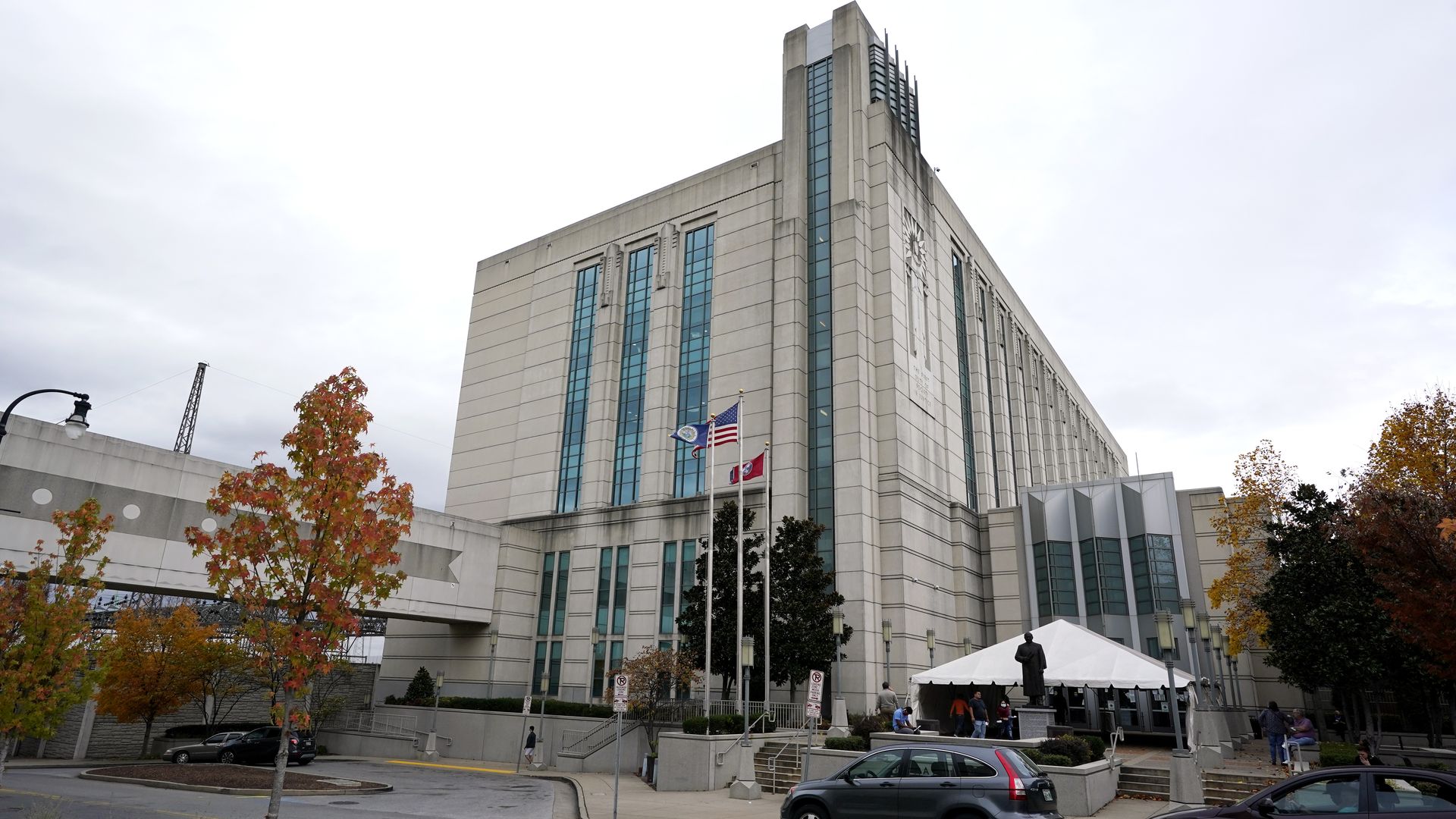 Exterior photo of the criminal court in Nashville.