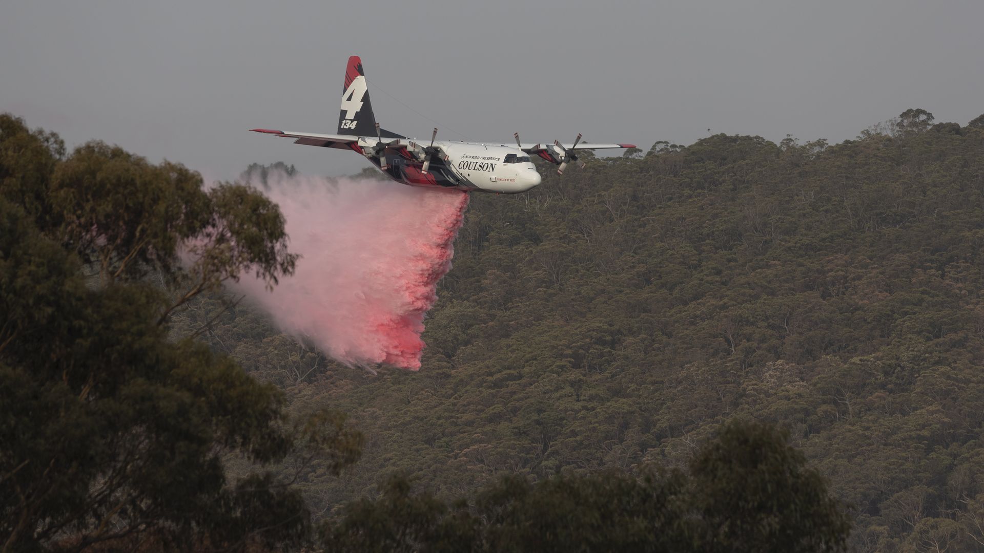 Australia fires: 3 U.S. residents killed in NSW air tanker crash - Axios