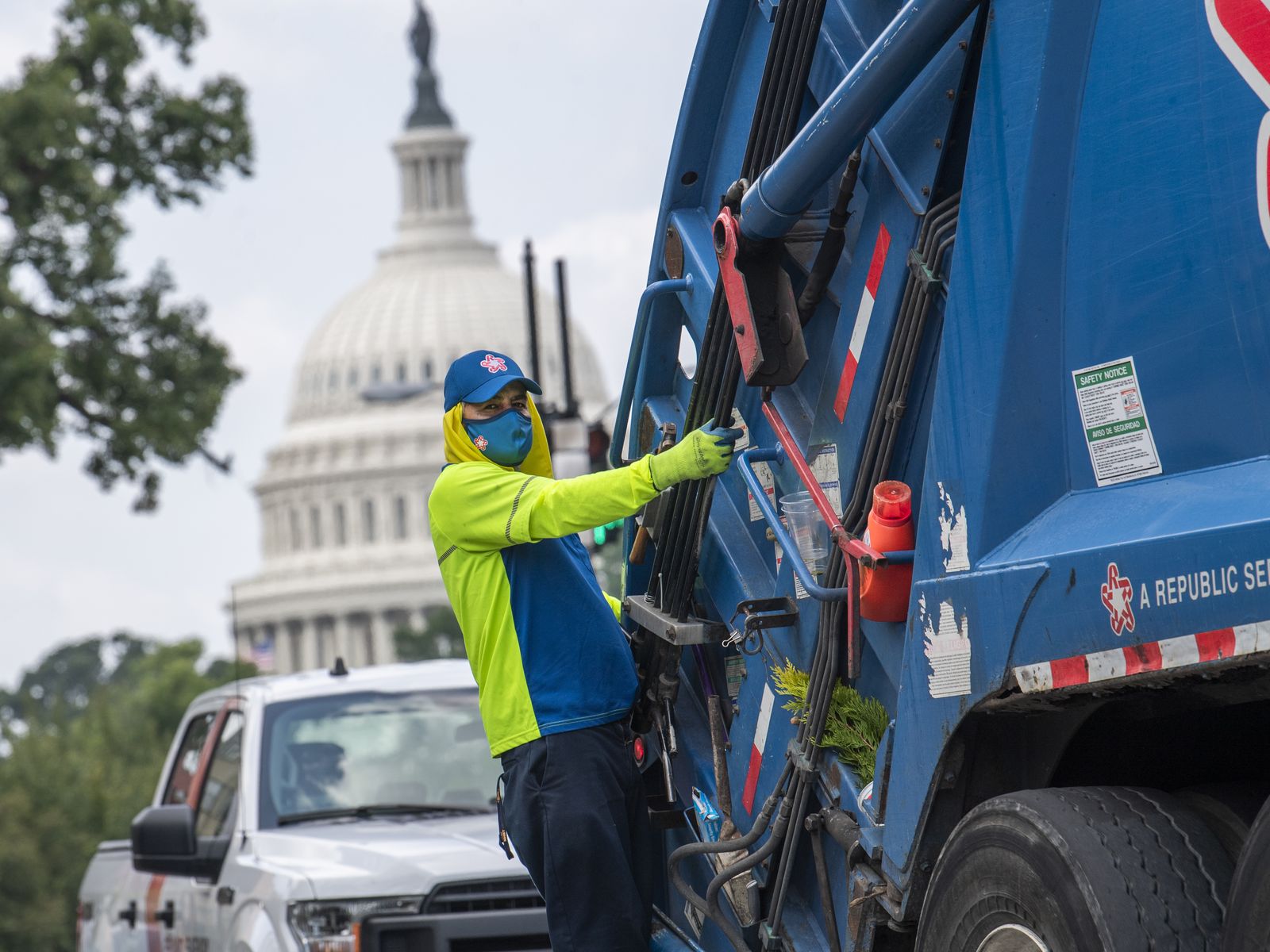 D.C. trash pickup starts earlier through the summer Axios