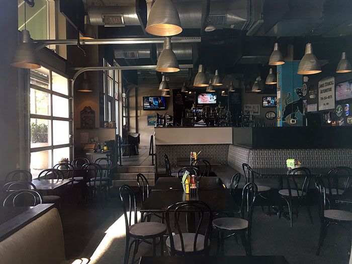 inside-east-boulevard-bar-and-grill