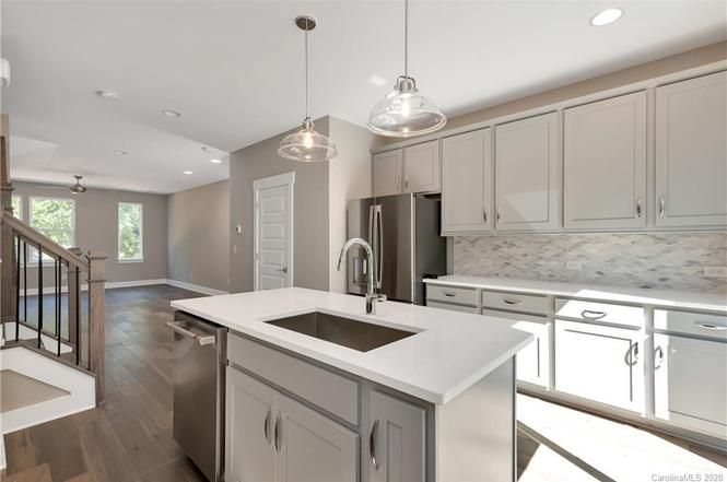 2927 Simpson Drive kitchen