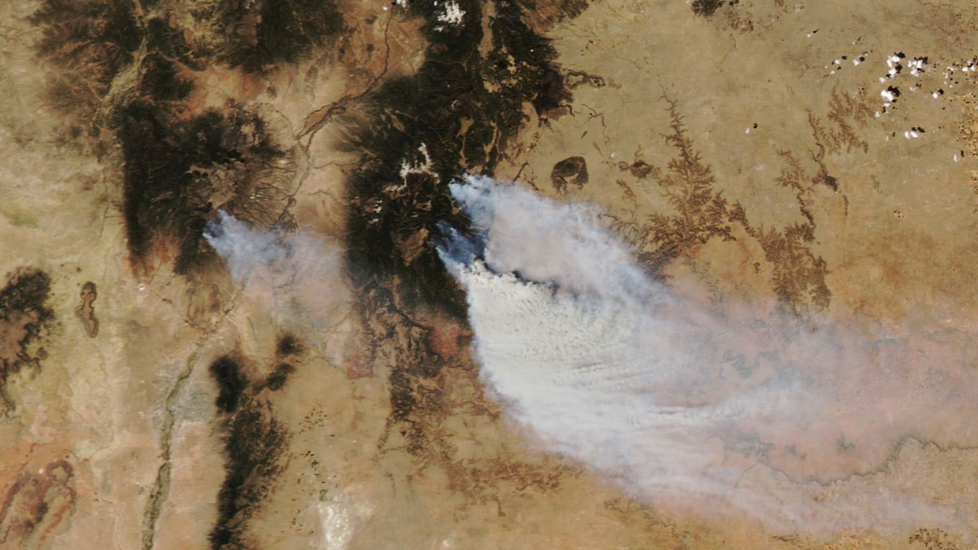 Satellite image showing smoke from New Mexico wildfires.