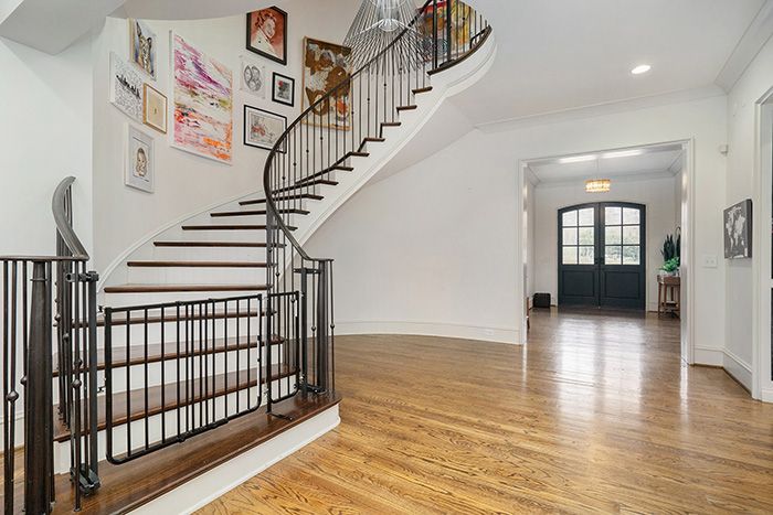 2927 Carmel Road stairs