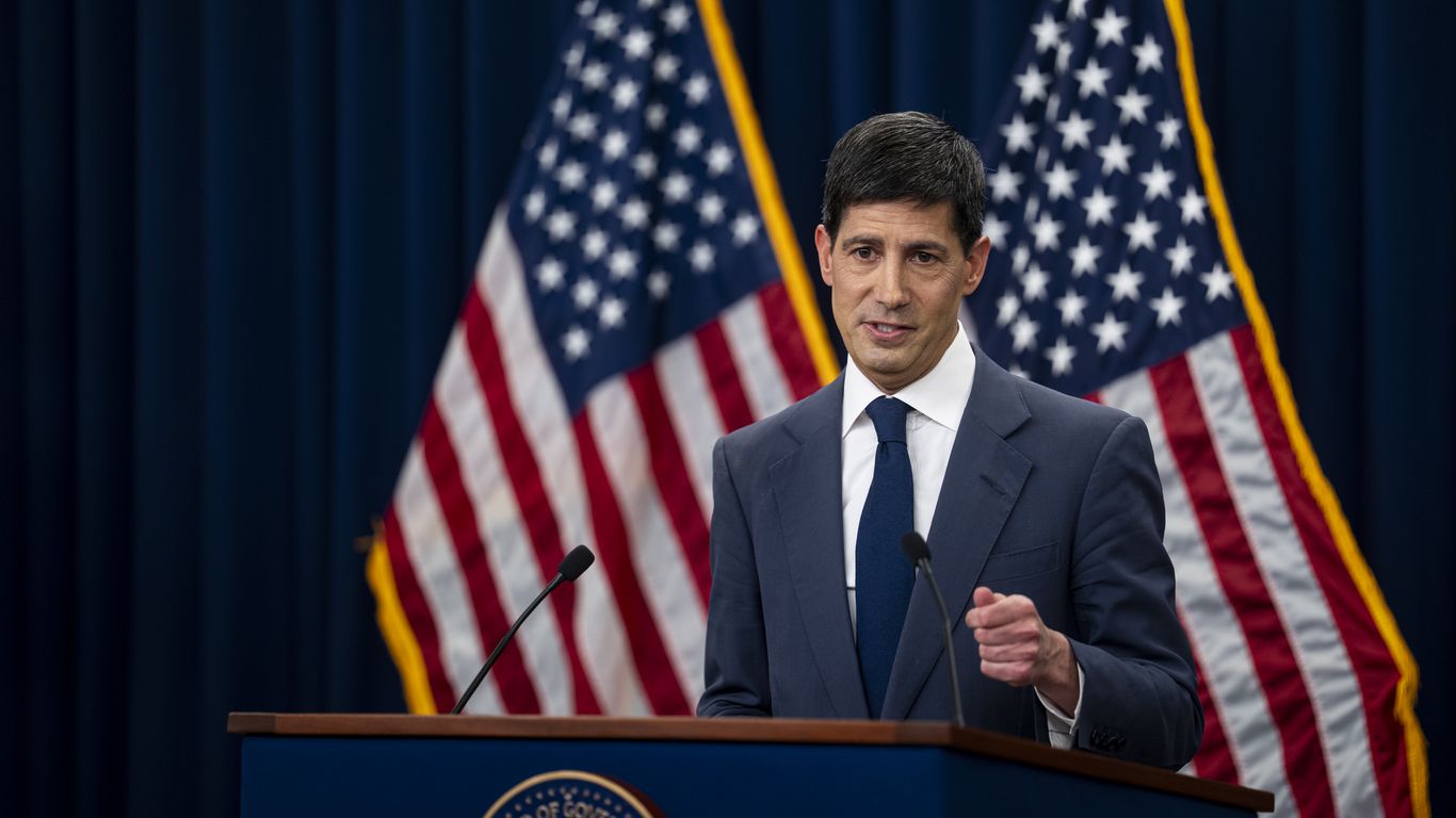 Fed saw "upside risks" to inflation, disagreed on rate path