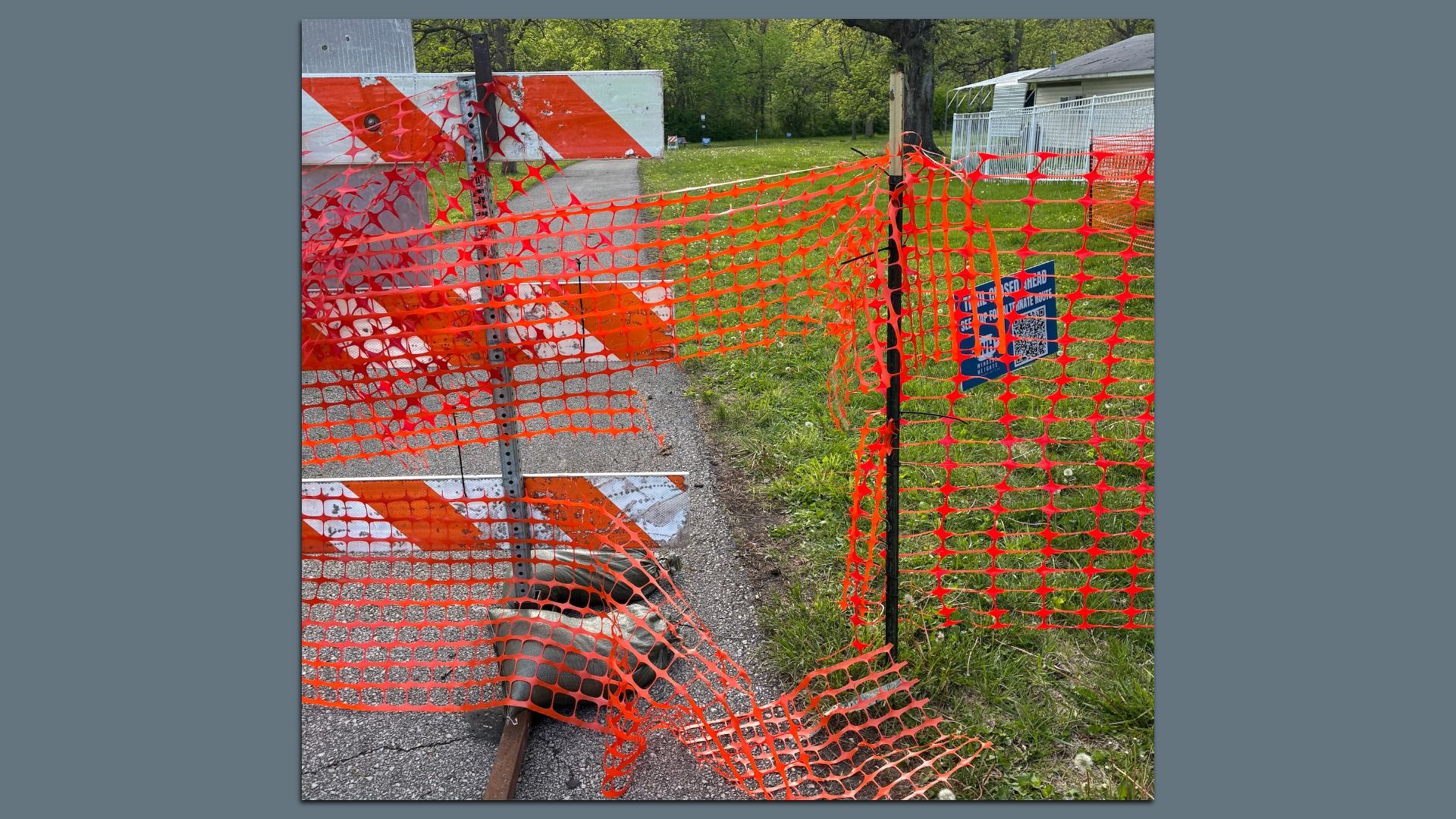 A photo of a fence.