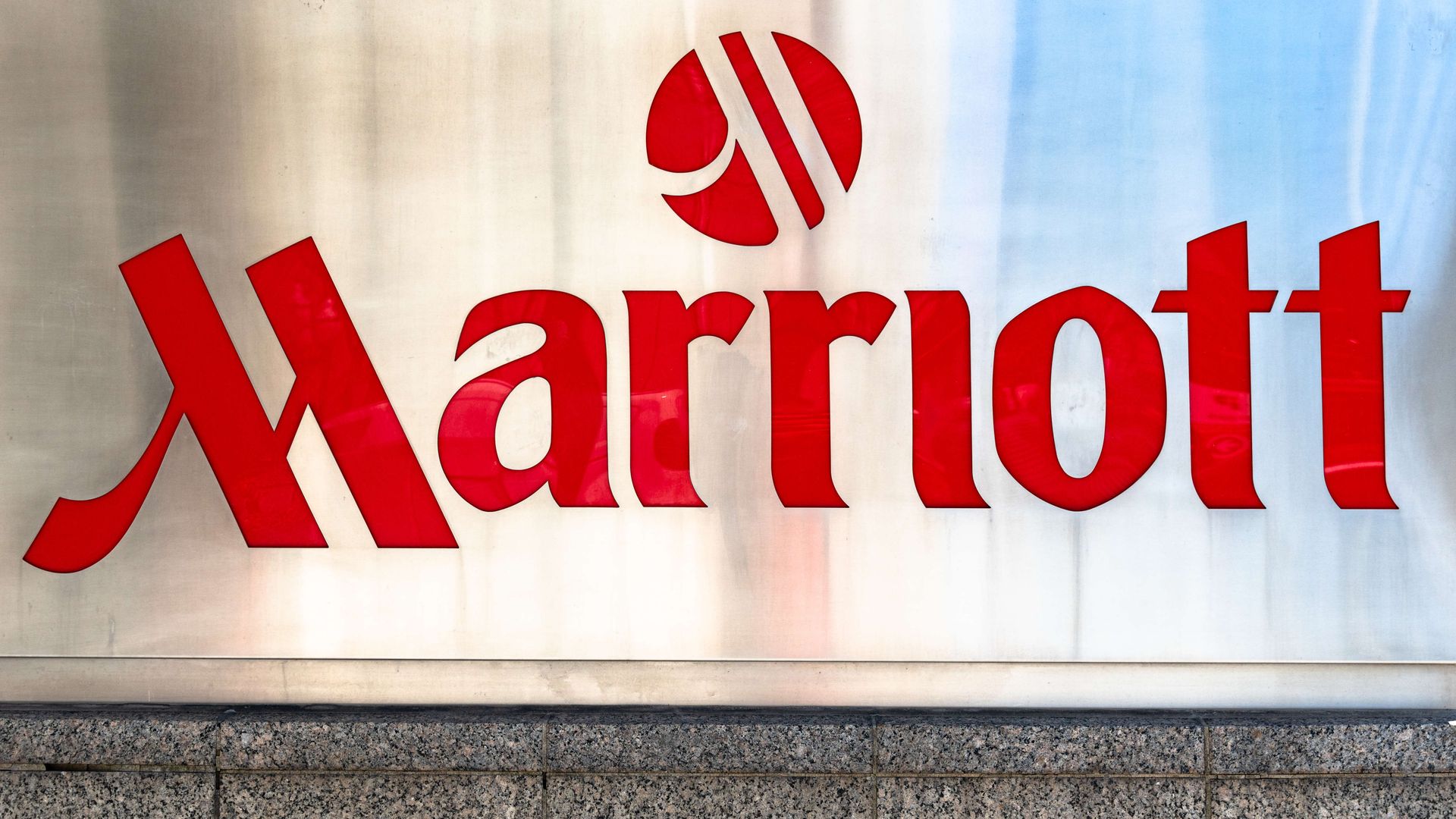 Marriott hotel sign.