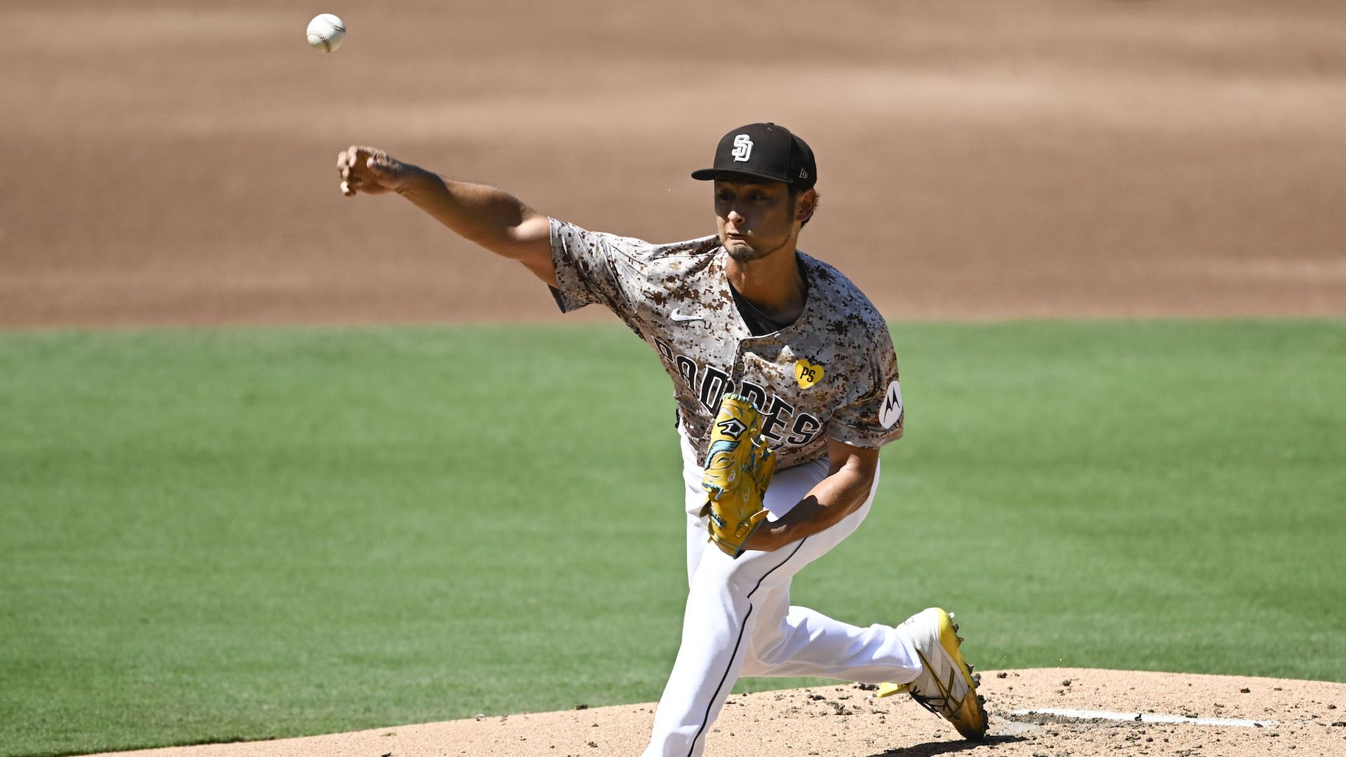 Padres player Yu Darvish throws a pitch.