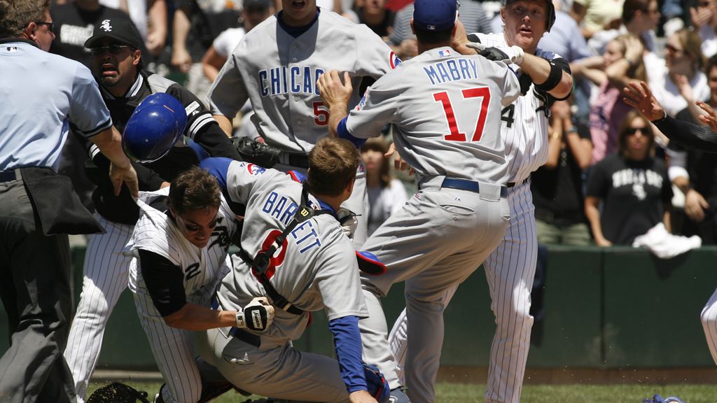 Cubs, Sox square off at Wrigley Field for Crosstown Classic during down