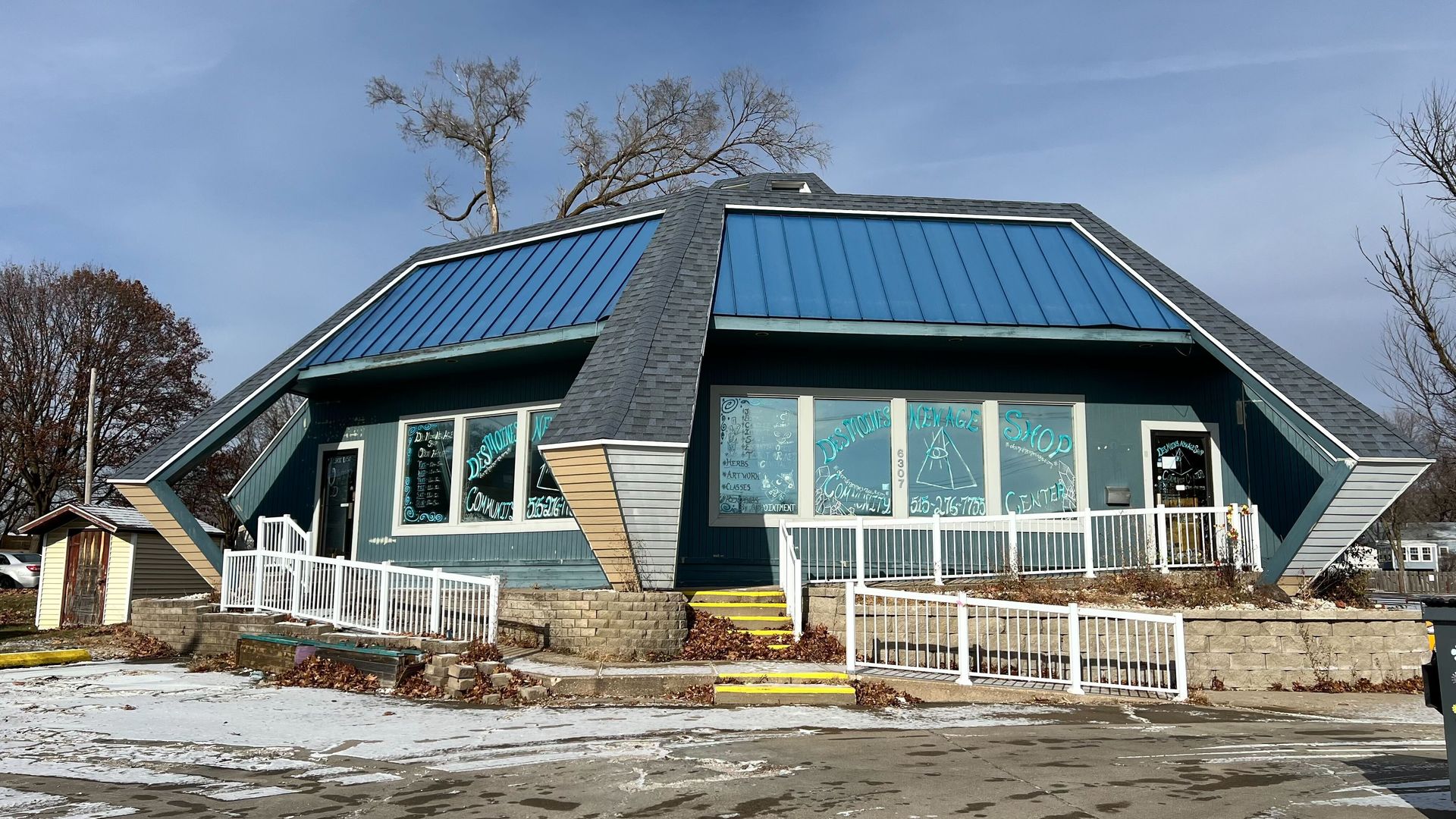 An interesting shaped hair salon that is open for lease