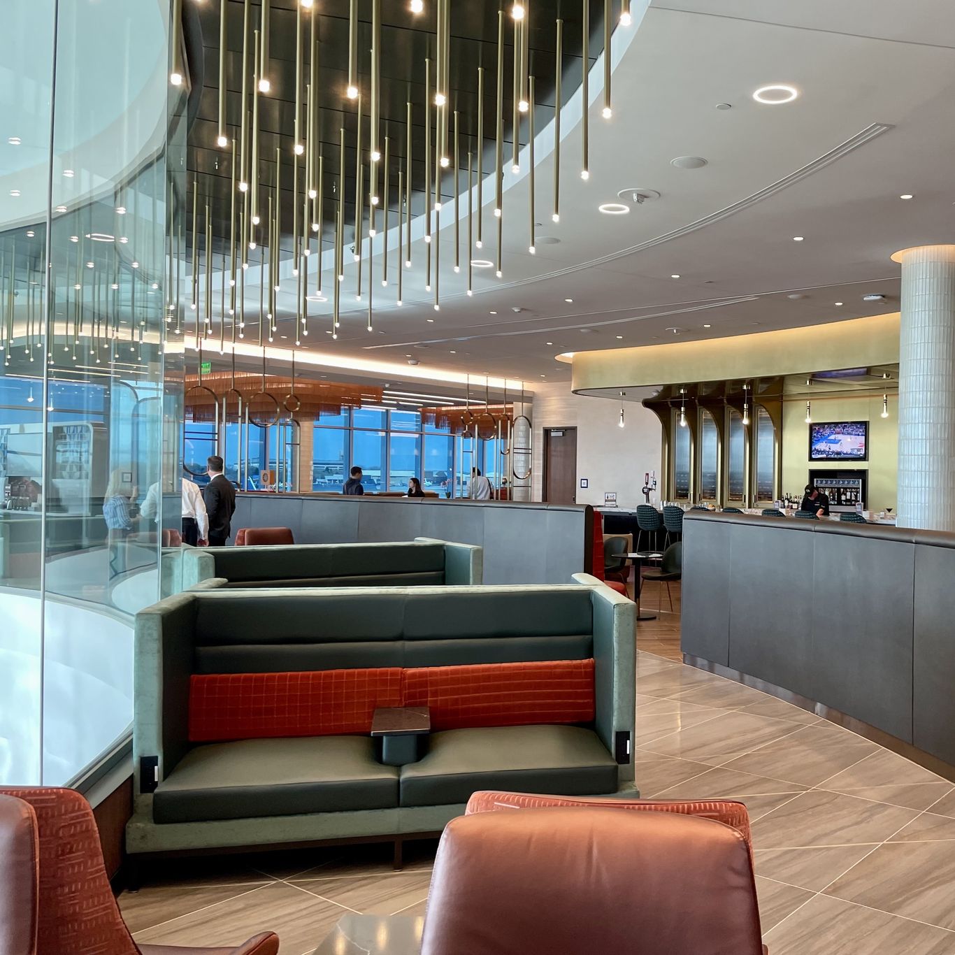 A First Look at the New Delta Sky Club Lounge in Minneapolis - AFAR