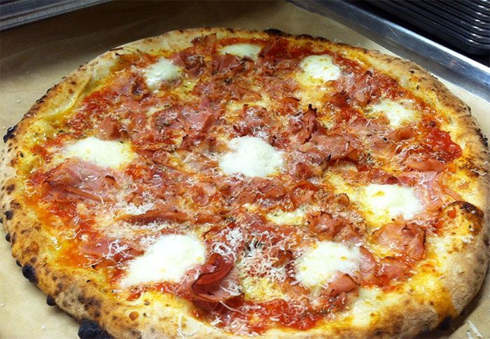 pizza-at-desano-pizza-charlotte