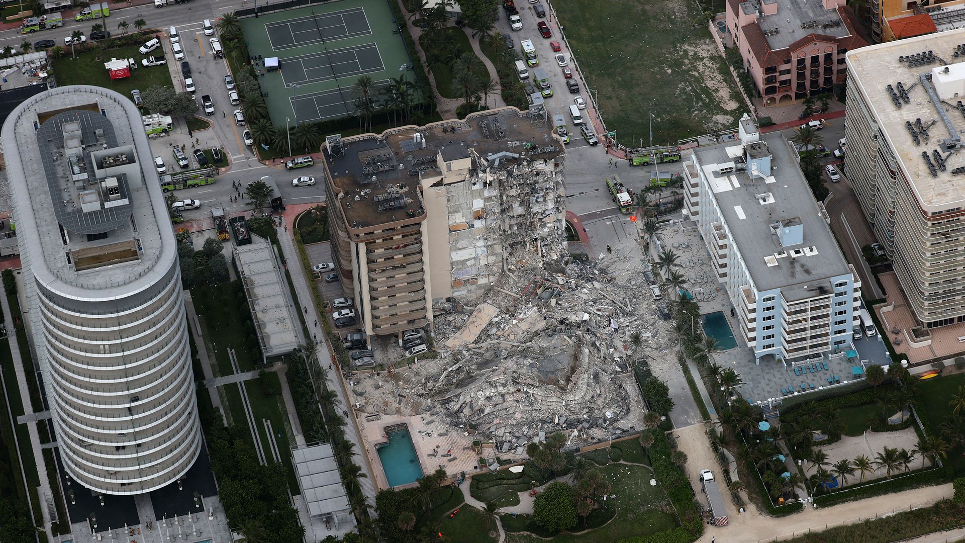 An aerial view of the collapse surfside condo.