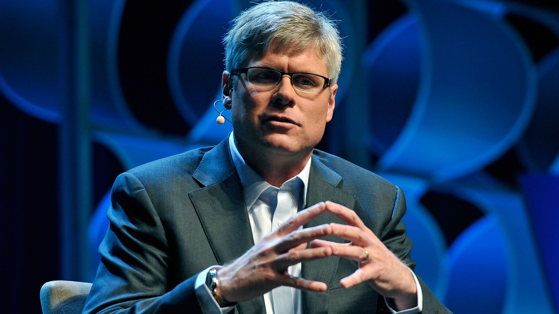 The Qualcomm CEO speaks before a crowd.