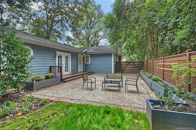 1720 Chatham Ave. patio