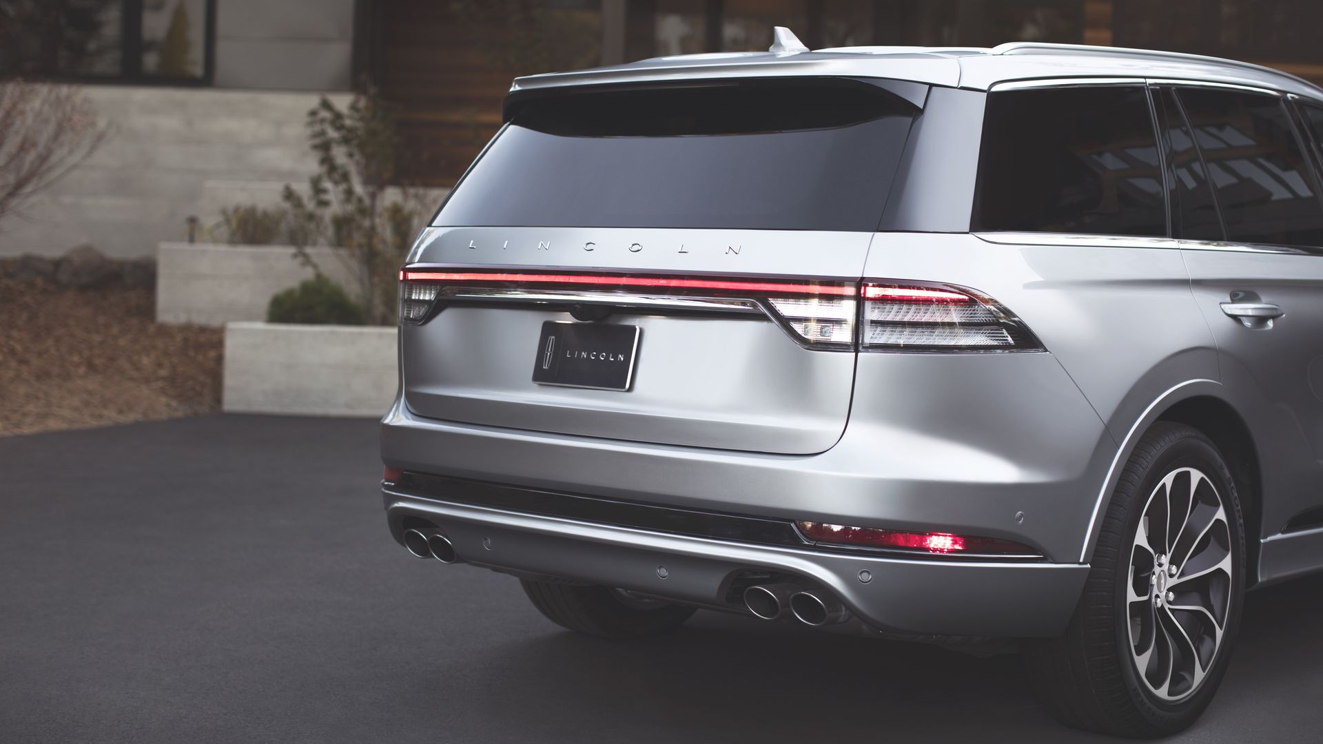 rear image of silver 2020 Lincoln Aviator SUV