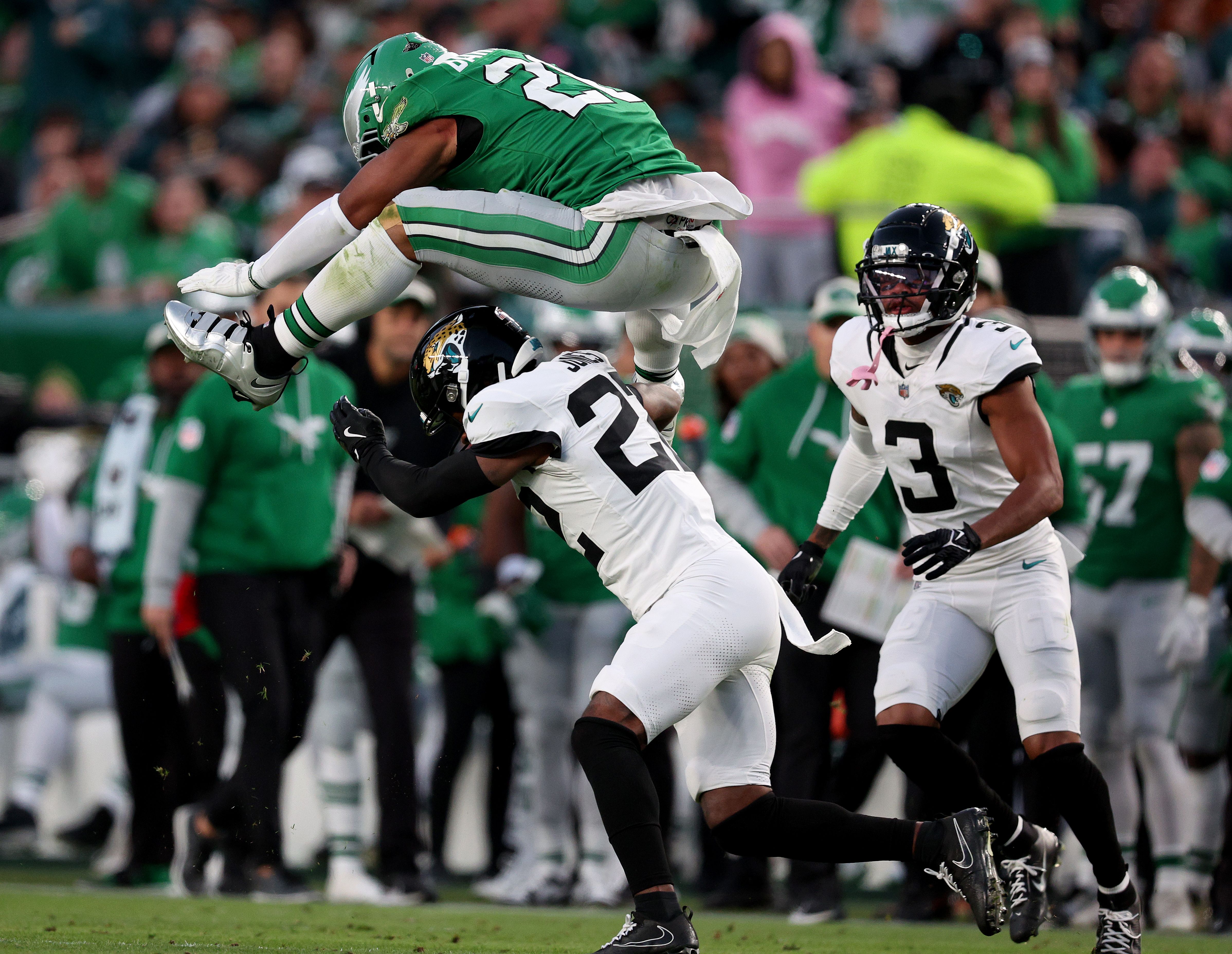 Saquon Barkley makes Madden NFL 26 cover - Axios Philadelphia