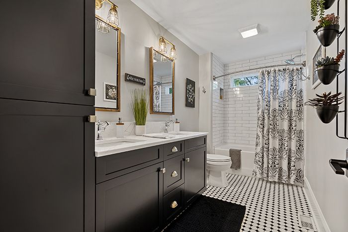 7210 Sample Road second house bathroom