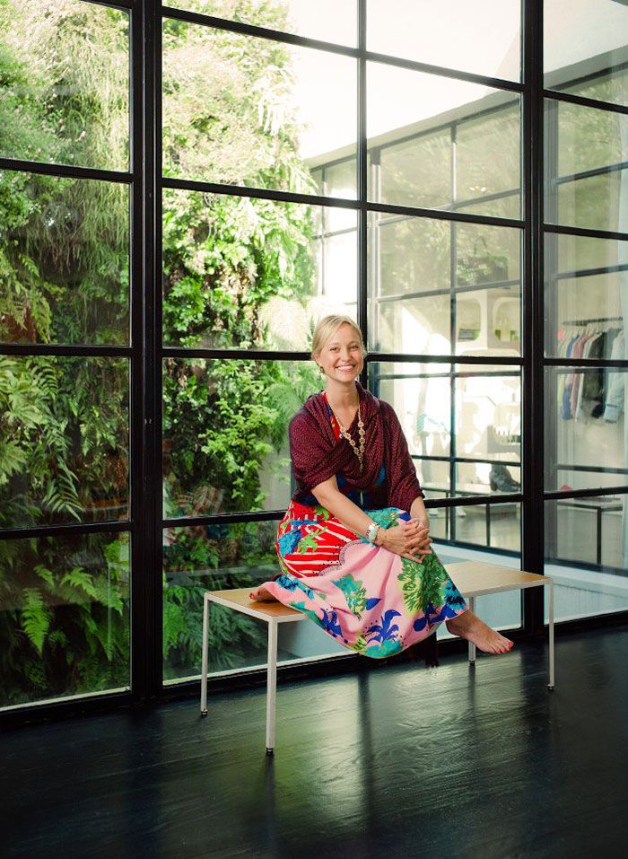 laura-vinroot-poole-in-store