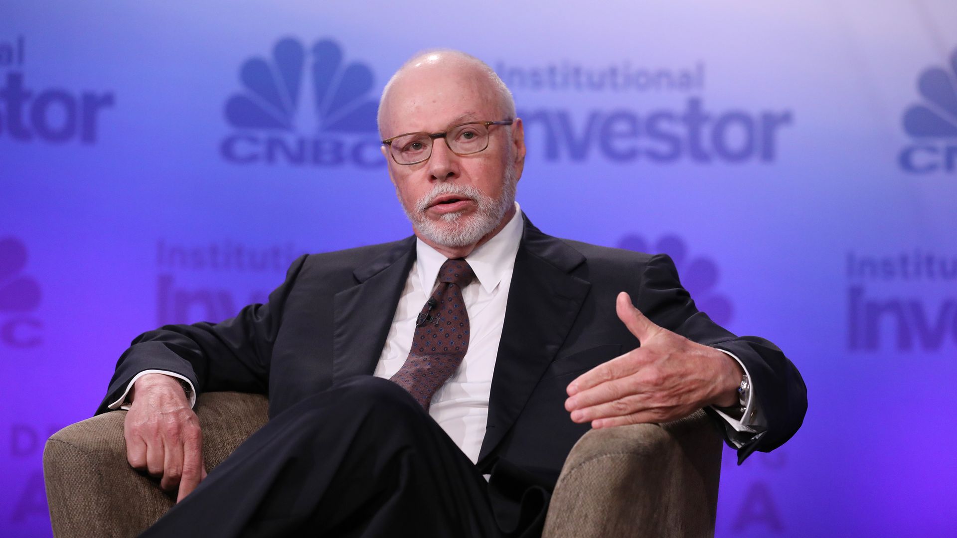 Hedge fund manager Paul Singer speaks at a CNBC event in 2016.