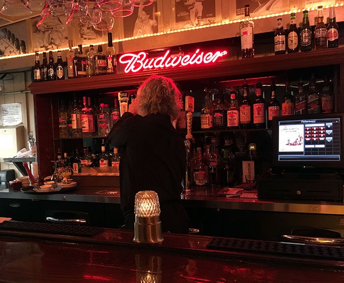 bar-at-beef-n-bottle-charlotte