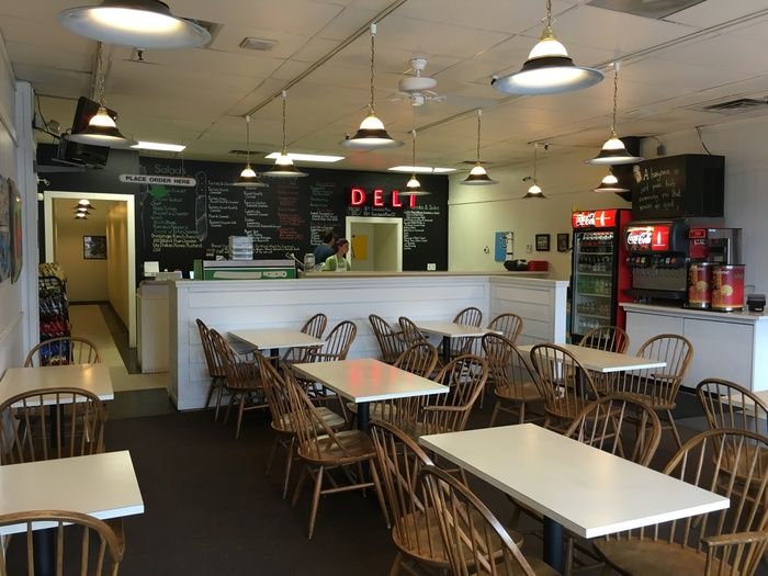 inside sandwich max in elizabeth